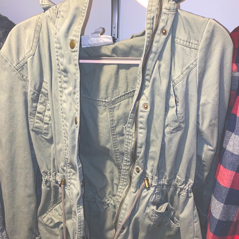 Fashion army green jacket!